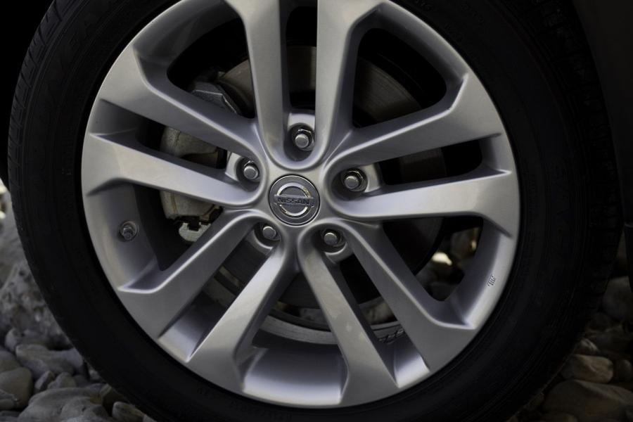  Nissan Juke 2010 года  (фото 31 из 174)
